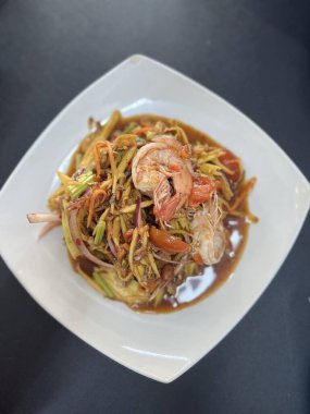 Lezzetli Asya yemeklerinin yakın görüntüsü