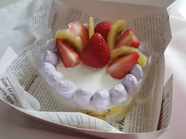 Вкусный Торт Фруктами Ягодами — стоковое фото