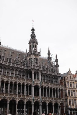 BRÜKSEL, BELGIUM, Brüksel 'in merkezindeki binaların cephesi