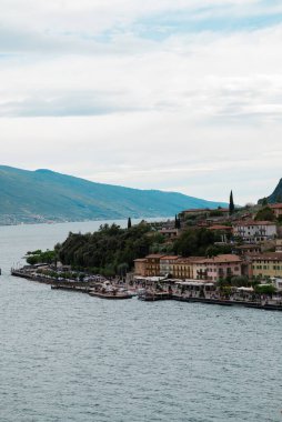 Lake garda, İtalya en büyük gölüdür. yarı yolda brescia verona ve arasında Venedik ve Milano hakkında Kuzey İtalya yer almaktadır.