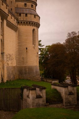 Pierrefonds, Fransa 'nın Picardy bölgesinde yer alan bir şato..