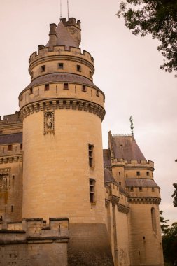 Pierrefonds, Fransa 'nın Picardy bölgesinde yer alan bir şato..