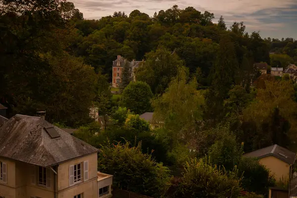Pierrefonds, Fransa 'nın Picardy bölgesinde yer alan bir şato..