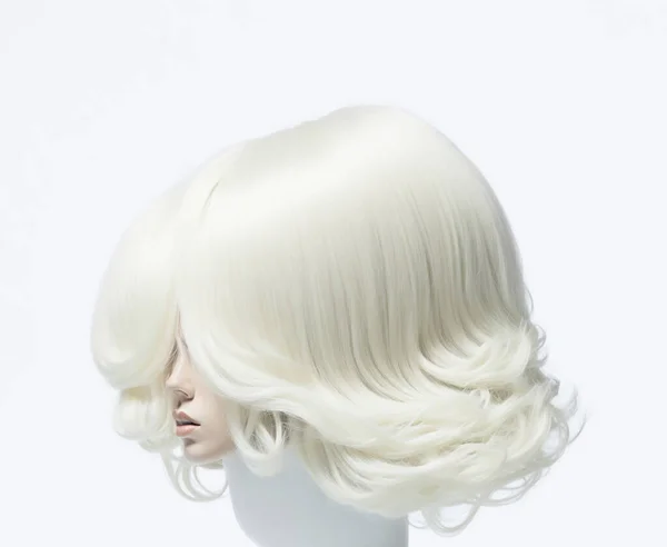 White Wig Mannequin Isolated White Background — Stock Photo, Image