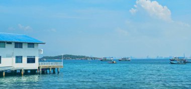 Güzel tropik ada Koh Larn, Tayland 'ın panoramik manzarası