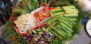 Tayland yemeği, kızarmış papaya salatası, Tayland caddesi.