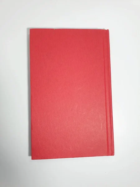 Livro Com Capa Vermelha Isolada Sobre Fundo Branco — Fotografia de Stock
