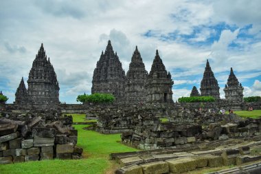 Prambanan Tapınağı Endonezya 'nın en büyük Hindu tapınağı olan Unesco Dünya Mirası Alanı' dır.