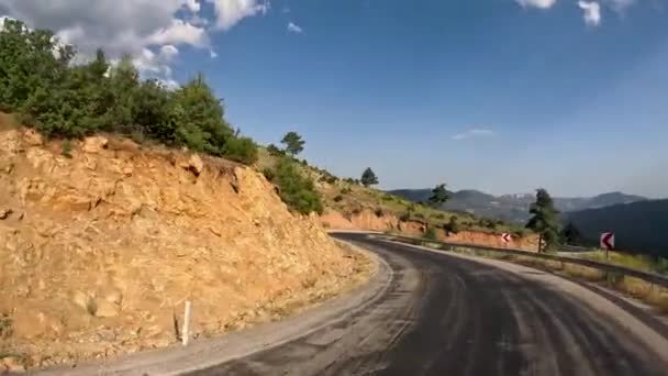 Perjalanan Dengan Mobil Sepanjang Jalan Jalan Pegunungan Dan Serpentin Turki — Stok Video