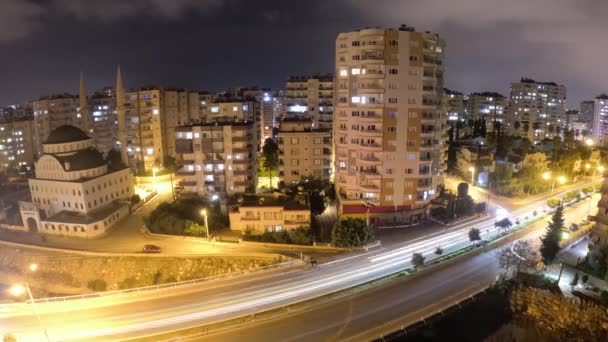 Lapso Noturno Com Luzes Embaçadas Carro Mersin Central Turquia Contra — Vídeo de Stock