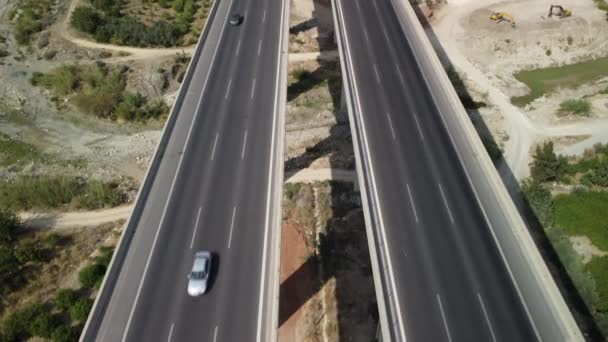 Aerial Drone Melihat Mersin Viaduct Pemandangan Udara Pegunungan Dan Jalan — Stok Video