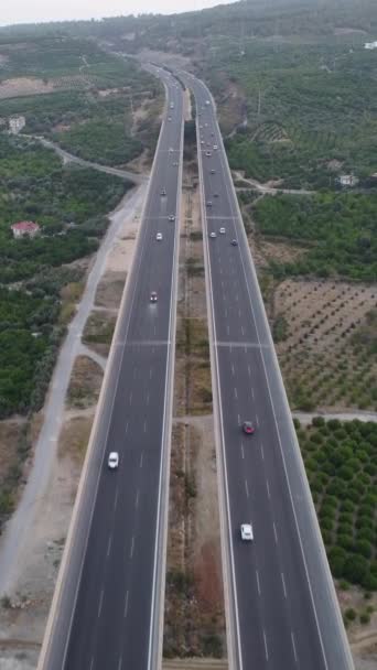 Αεροφωτογραφία Drone Mersin Viaduct Αεροφωτογραφία Βουνά Και Εθνική Οδό Αυτοκίνητα — Αρχείο Βίντεο