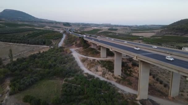 Aerial Drone Melihat Mersin Viaduct Pemandangan Udara Pegunungan Dan Jalan — Stok Video