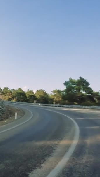 Κάθετο Βίντεο Gopro11 Οδικό Ταξίδι Αυτοκίνητο Κατά Μήκος Των Ορεινών — Αρχείο Βίντεο
