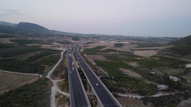 Hava Aracı Mersin Viaduct Dağların Sındaki Hava Manzarası Arabalarla Karayolu — Stok video