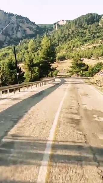 Vidéo Verticale Gopro11 Road Voyage Voiture Long Des Routes Montagne — Video