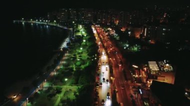 Akdeniz kenti Mersin 'in gece saatlerinde çekilen setin havadan görüntüsü. Yüksek kalite 4k görüntü