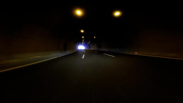 Auto Perspectief Verlaten Lichte Tunnel Hoge Kwaliteit Beeldmateriaal — Stockvideo