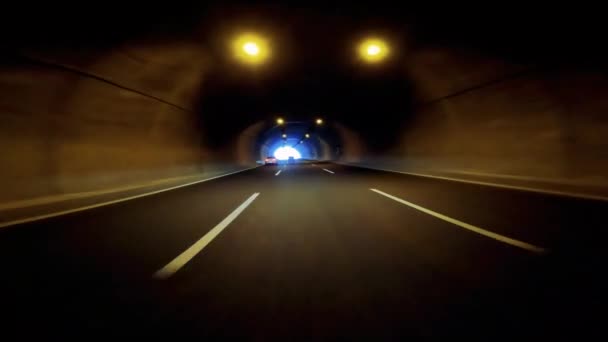 Perspektywa Samochodu Wychodząca Tunelu Wysokiej Jakości Materiał — Wideo stockowe