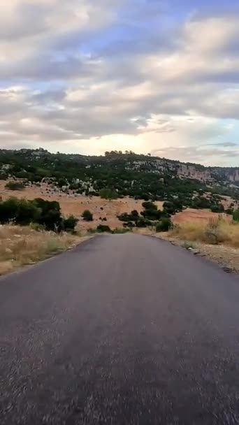 沿着土耳其的山路和蛇形山路乘车旅行 夏天旅行 公路转弯 高质量的镜头 — 图库视频影像