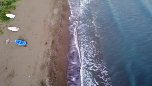 Veduta Aerea Delle Onde Che Infrangono Sulla Sabbia City Beach — Video Stock