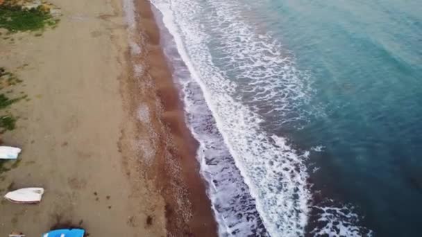 Drohne Fängt Urlaubsparadies Seewelle Trifft Sandstrand Mersin Ein Luftaufnahme Perfekt — Stockvideo