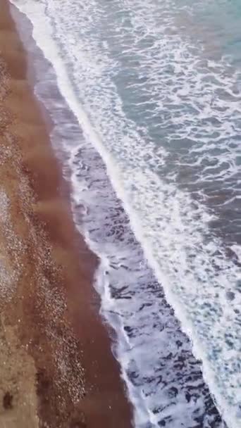 Drohne Fängt Urlaubsparadies Seewelle Trifft Sandstrand Mersin Ein Luftaufnahme Perfekt — Stockvideo