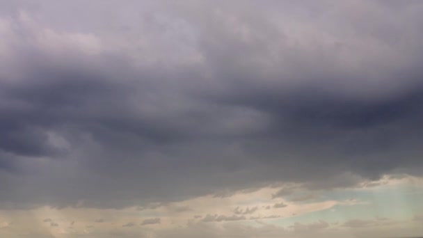 Günbatımı Gökyüzü Zaman Aşımı Gelişen Fırtına Bulutu Manzarası Alacakaranlıkta Görkemli — Stok video