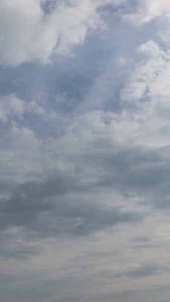 Zeitraffer Dynamischer Skyline Zeitlupe Abendhimmel Mit Dunklen Gewitterwolken Lebendige Farben — Stockvideo