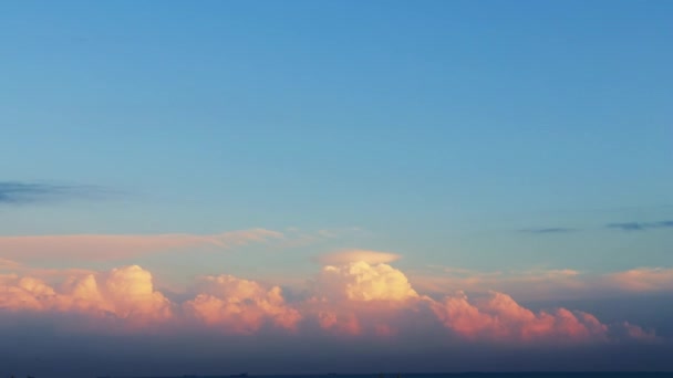 Lapso Tiempo Captura Cielo Oscurecido Atardecer Las Nubes Cambian Tonos — Vídeo de stock