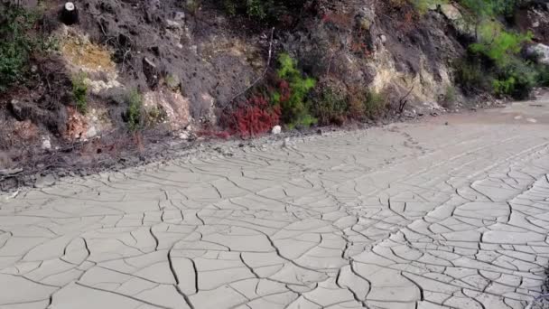 Pouštní Video Zachycuje Ekologický Posun Suchá Popraskaná Země Kdysi Vlhká — Stock video