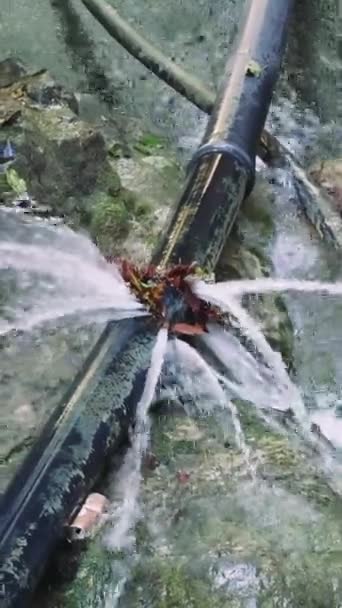 Поломка Захопила Водяні Спалахи Труби Символізують Поломку Інфраструктури Близько Поломки — стокове відео
