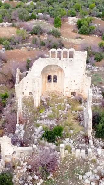 Drone Melihat Reruntuhan Gereja Okuzlu Menampilkan Basilika Bersejarah Gereja Kuno — Stok Video