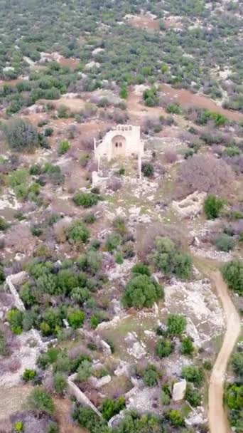 Drone Explora Las Ruinas Basílica Okuzlus Descubriendo Tesoros Viaje Histórico — Vídeos de Stock