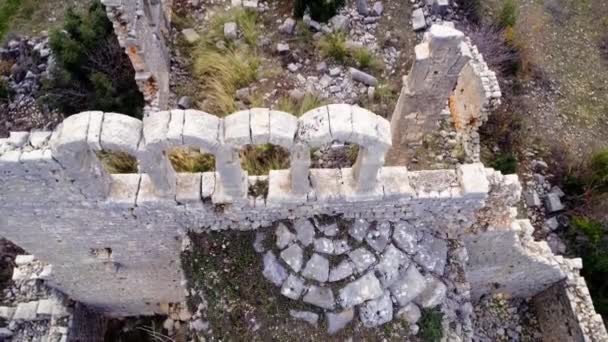 Drone Menangkap Okuzlus Basilica Yang Menampilkan Budaya Kuno Dan Sejarah — Stok Video