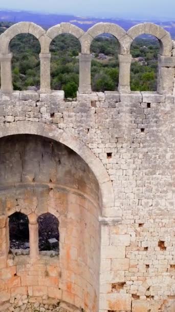 奥库祖鲁上空的无人机揭示了罗马教堂的废墟 罗马人在奥库祖鲁的遗产无人机捕获了教堂的遗迹Okuzlus罗马大教堂 一个历史性的宝藏 从上面看 高质量的4K镜头 — 图库视频影像