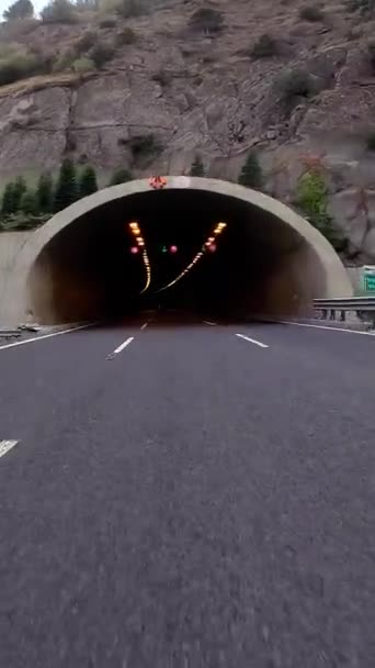 ライトトンネルを出る車の視点 高品質の4K映像 — ストック動画
