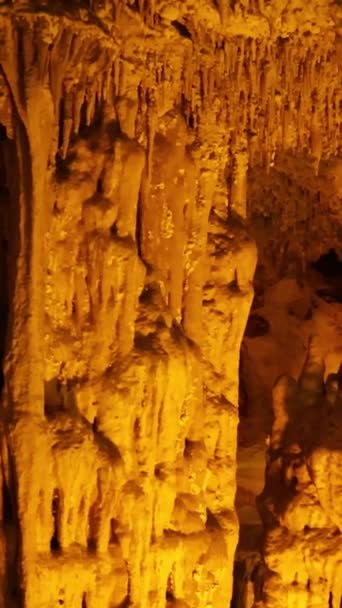 Explore Underground Cave Vibrant Stalagmites Unique Cave Scenery Stalagmites Ancient — Stock Video