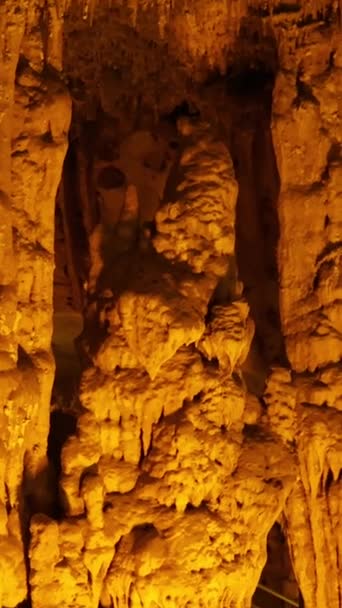 Explorez Spéléologie Merveilles Dans Une Grotte Avec Stalactites Stalagmites Spéléologie — Video