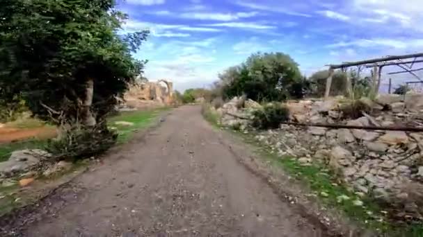 Perjalanan Jalan Reruntuhan Kuno Pegunungan Saat Matahari Terbenam Perjalanan Untuk — Stok Video