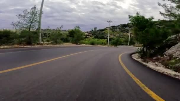 Impulsión Rural Escénica Carretera Montaña Cielo Azul Arriba Viaje Por — Vídeos de Stock