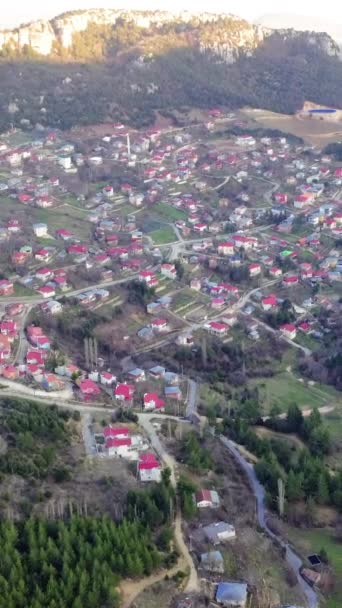 Atemberaubende Panorama Drohnenaufnahmen Zeigen Eine Bergstadt Der Türkei Die Sich — Stockvideo