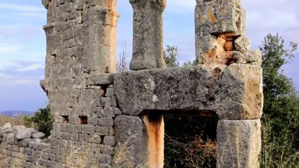 Fedezze Fel Okuzlu Mediterrán Romokat Helléntől Bizánci Korig Háromhajós Bazilikával — Stock videók