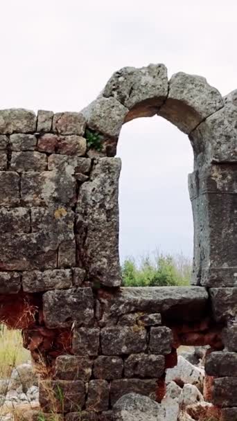 Okuzlu Ελληνιστική Έως Βυζαντινή Αξιοσημείωτη Για Την Αρχαιολογία Γαλοπούλα Τρίκλιτη — Αρχείο Βίντεο