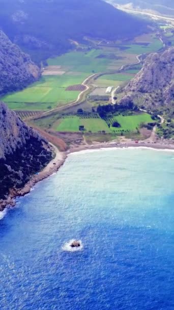 Aerial Video Captures Barboros Beach Turquoise Sea Blending Valley Waves — Stock Video