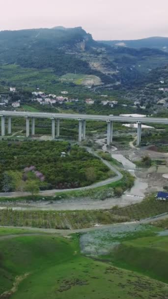 Drone Vidéo Viaduc Dessus Vallée Des Montagnes Faits Saillants Viaduc — Video
