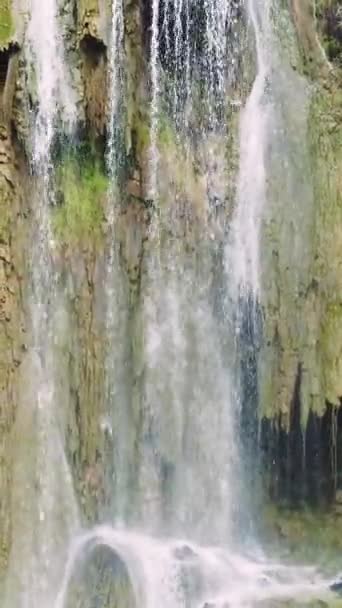 Drohnenblick Wasserfall Schönheit Den Bergen Der Türkei Umgeben Von Viel — Stockvideo