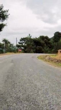 Türkiye 'de dağ yolculuğunu tecrübe edin. İlk bakışta manzaranın özünü yakalayın. Bu yolculukta resimli manzaralar keşfedin. 