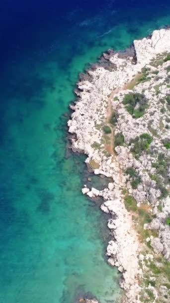 Luftaufnahme Der Felsigen Küste Mittelmeer Bei Mersin Drohnenaufnahmen Zeigen Ruhige — Stockvideo