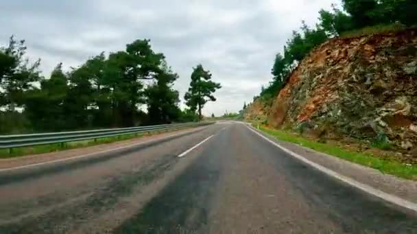 Eerste Persoon Beelden Van Een Road Trip Langs Bergpas Video — Stockvideo